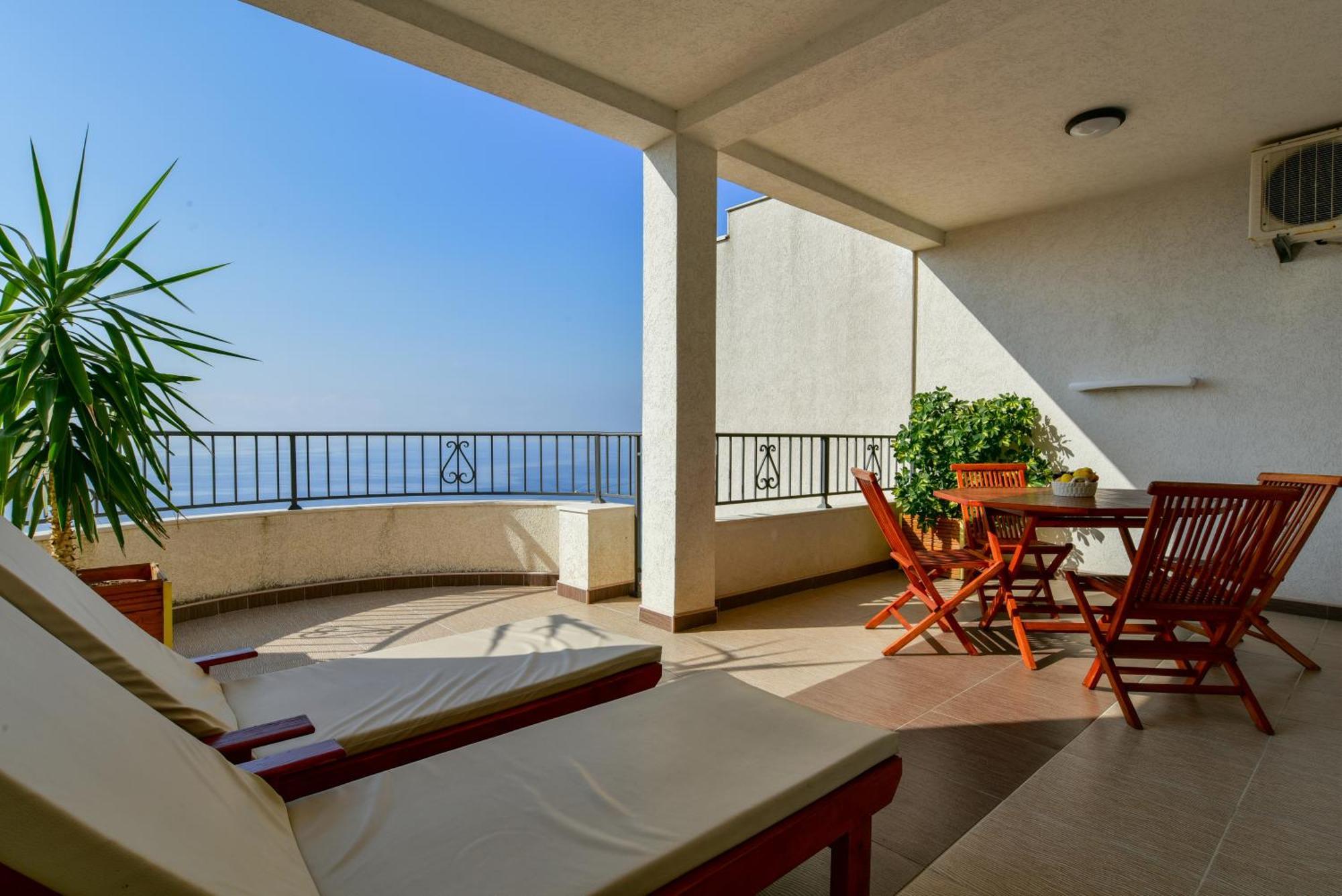 Apartments Leut Sveti Stefan Rum bild