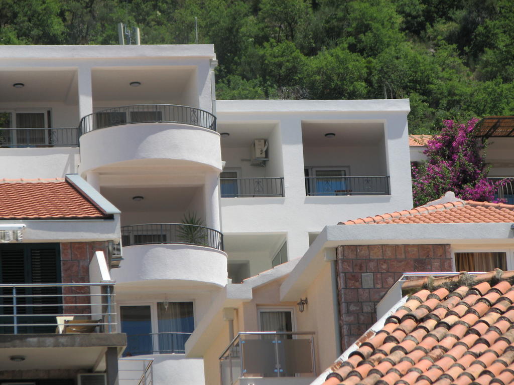 Apartments Leut Sveti Stefan Exteriör bild