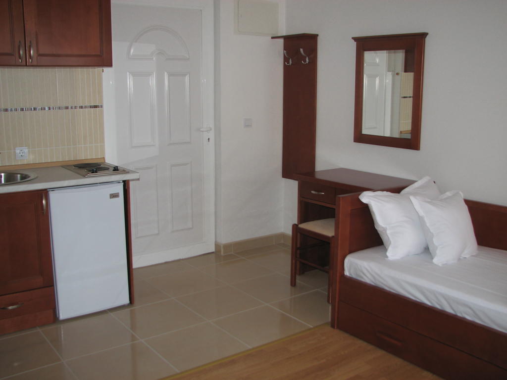 Apartments Leut Sveti Stefan Rum bild