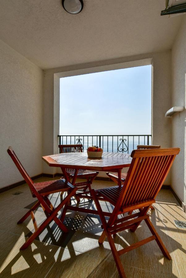 Apartments Leut Sveti Stefan Exteriör bild